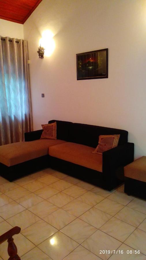Ceylon Travel And Stay Lodge Battaramulla Zewnętrze zdjęcie
