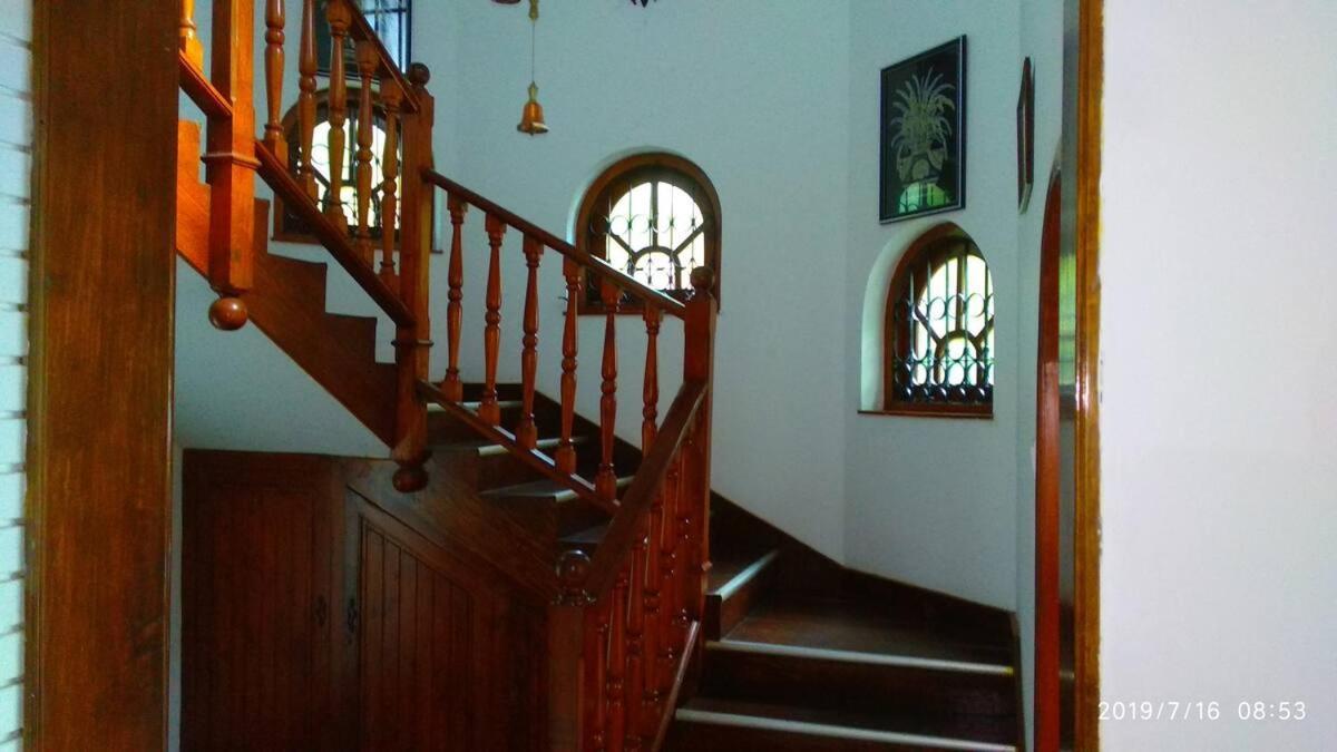Ceylon Travel And Stay Lodge Battaramulla Zewnętrze zdjęcie