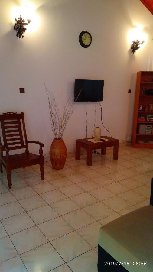 Ceylon Travel And Stay Lodge Battaramulla Zewnętrze zdjęcie