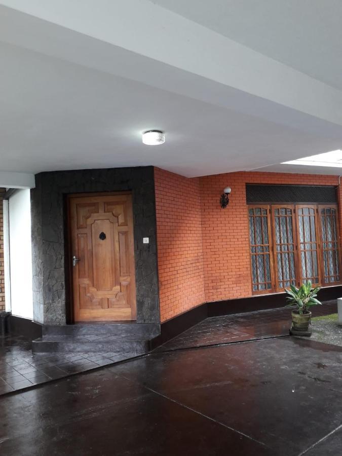Ceylon Travel And Stay Lodge Battaramulla Zewnętrze zdjęcie