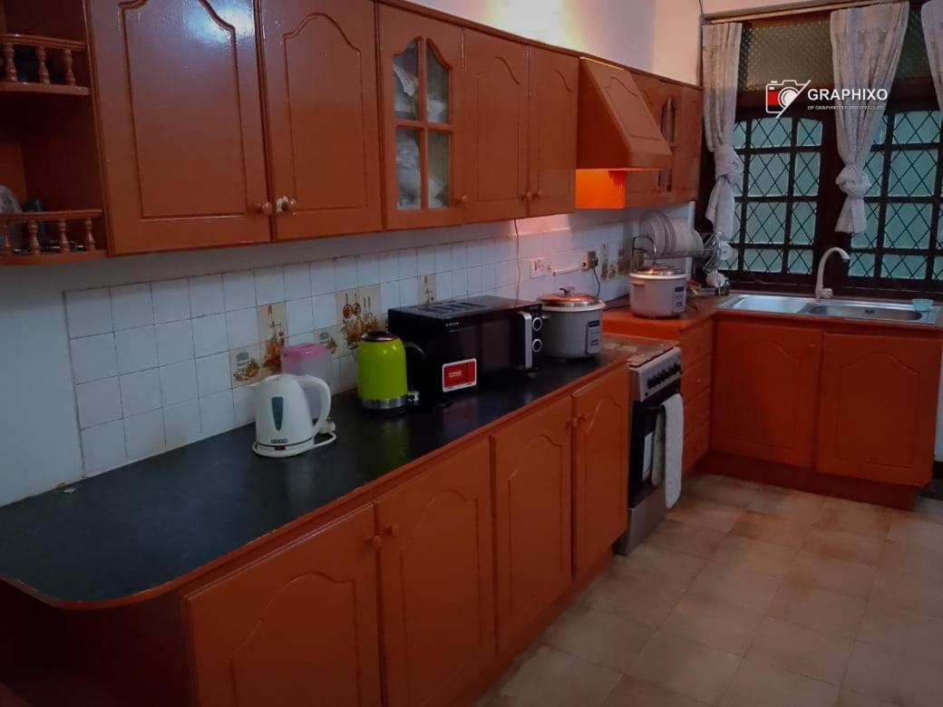 Ceylon Travel And Stay Lodge Battaramulla Zewnętrze zdjęcie
